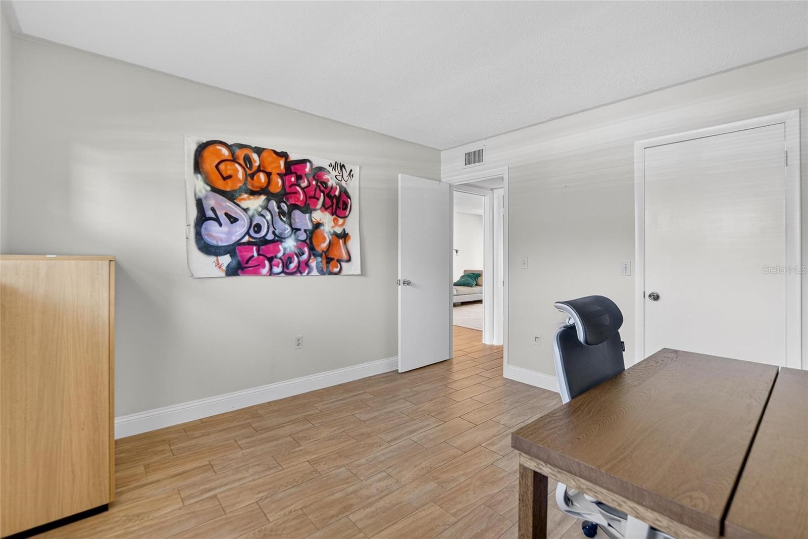 Image 26 of 52 For 1303 Hercules Avenue 2