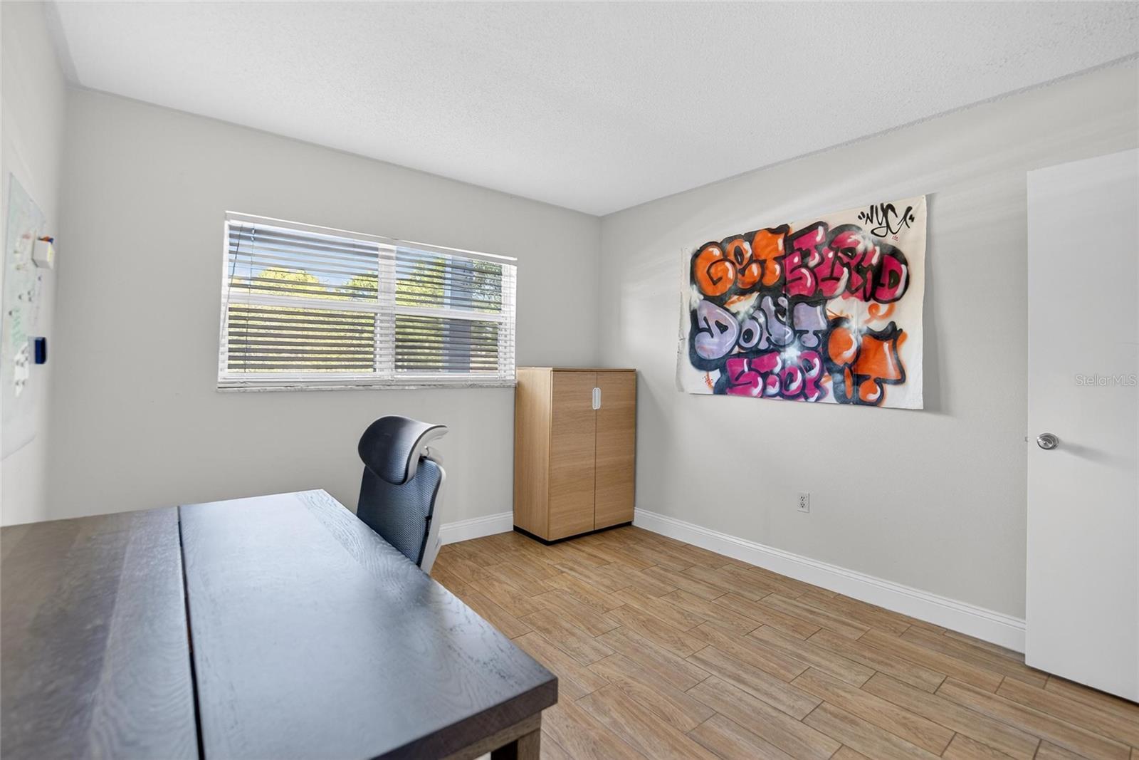 Image 27 of 52 For 1303 Hercules Avenue 2