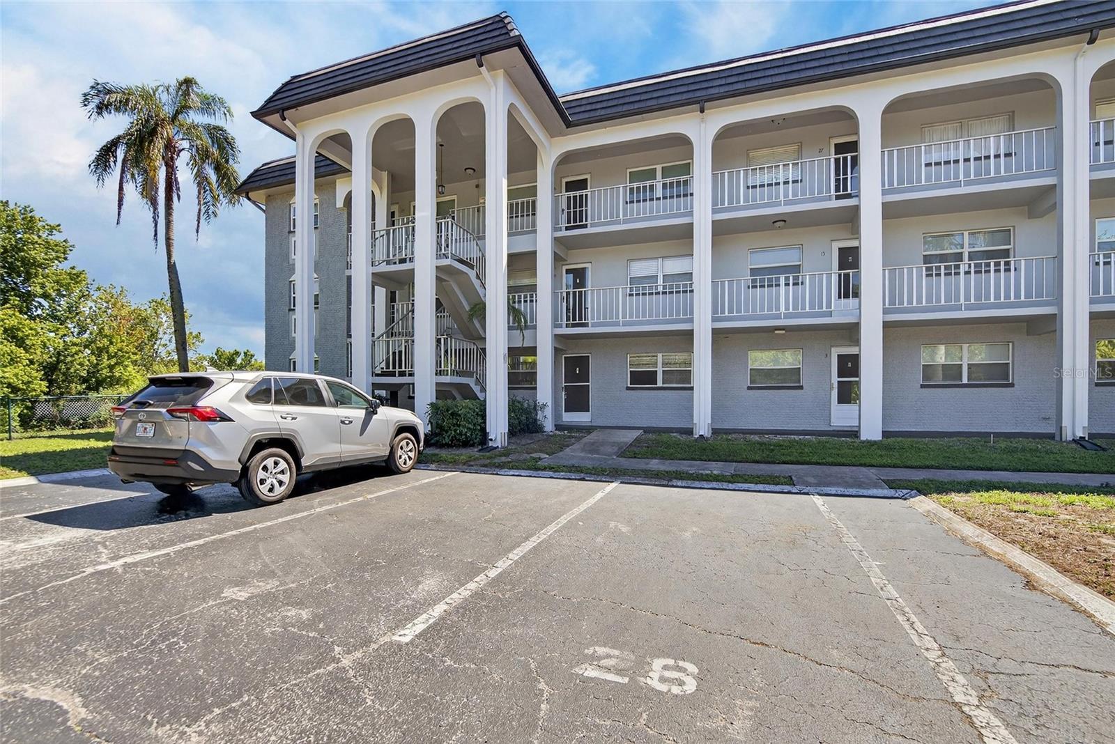 Image 31 of 52 For 1303 Hercules Avenue 2