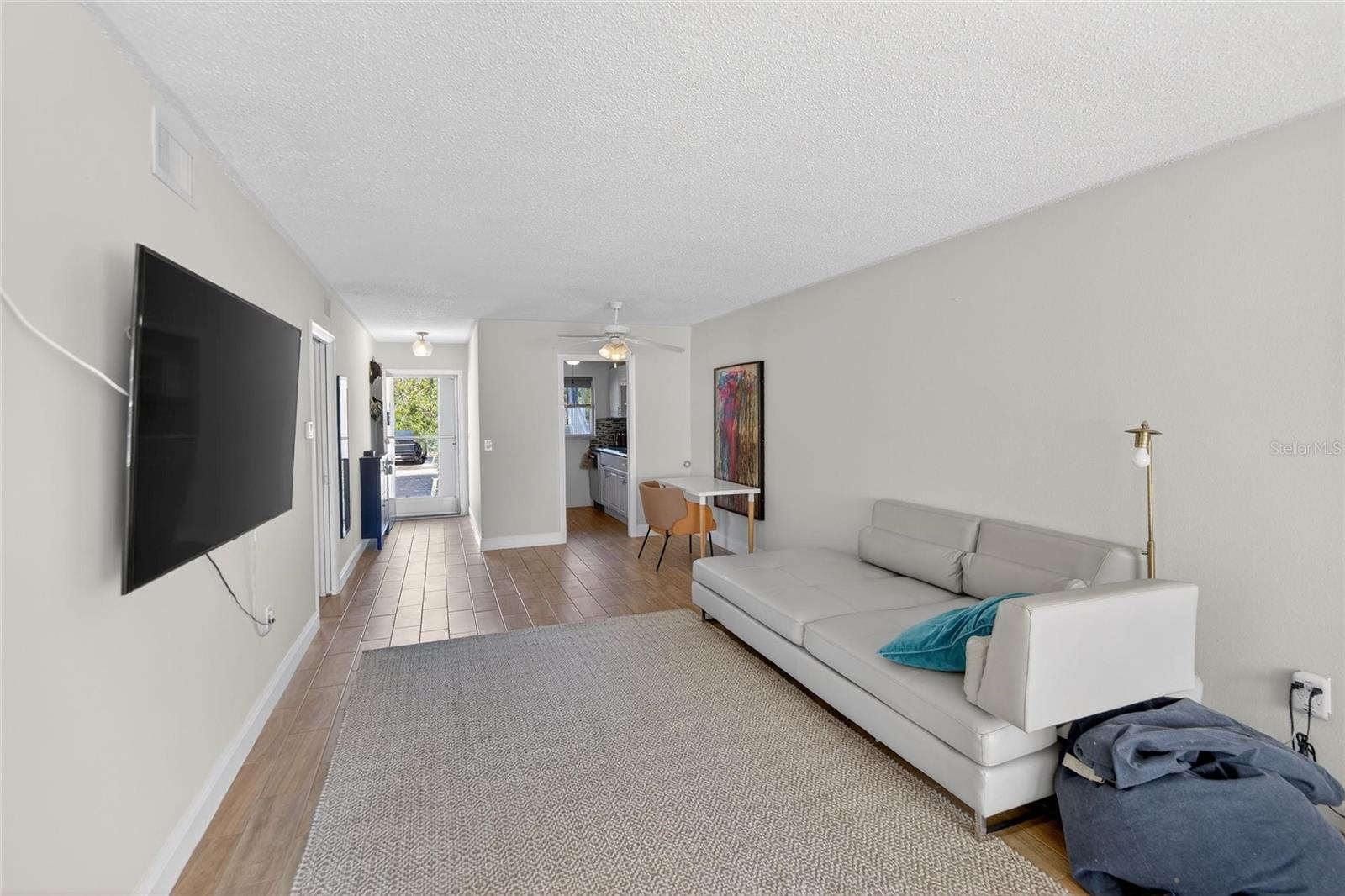 Image 9 of 52 For 1303 Hercules Avenue 2