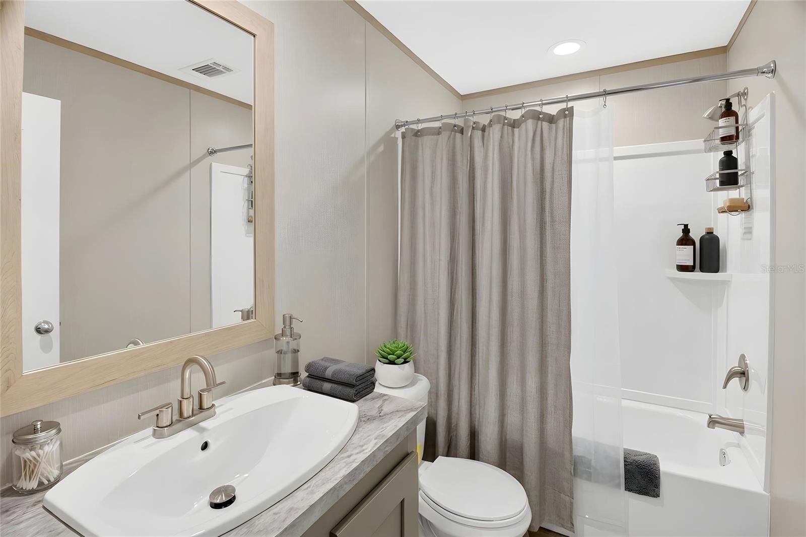 Image 20 of 31 For 5570 76th Terrace