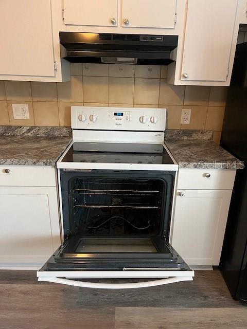 Image 6 of 30 For 4220 La Dega Court