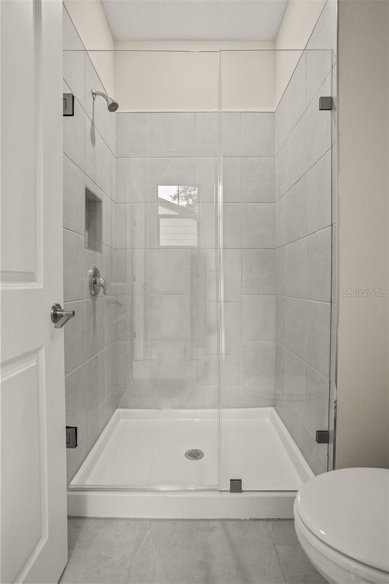 Image 14 of 24 For 1126 Melrose Avenue S