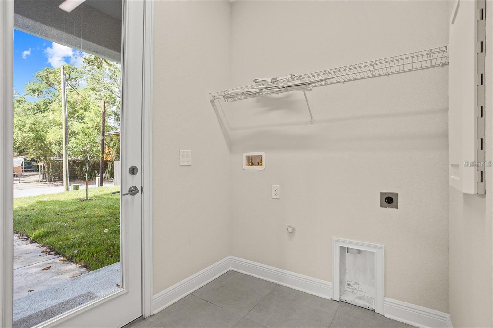 Image 19 of 24 For 1126 Melrose Avenue S