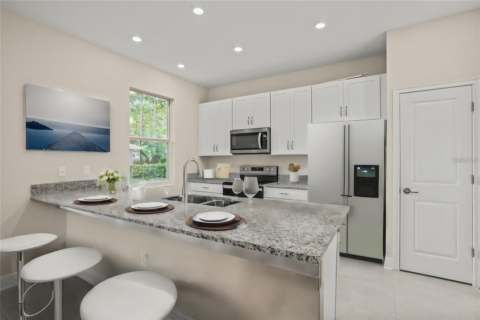 Image 6 of 24 For 1126 Melrose Avenue S