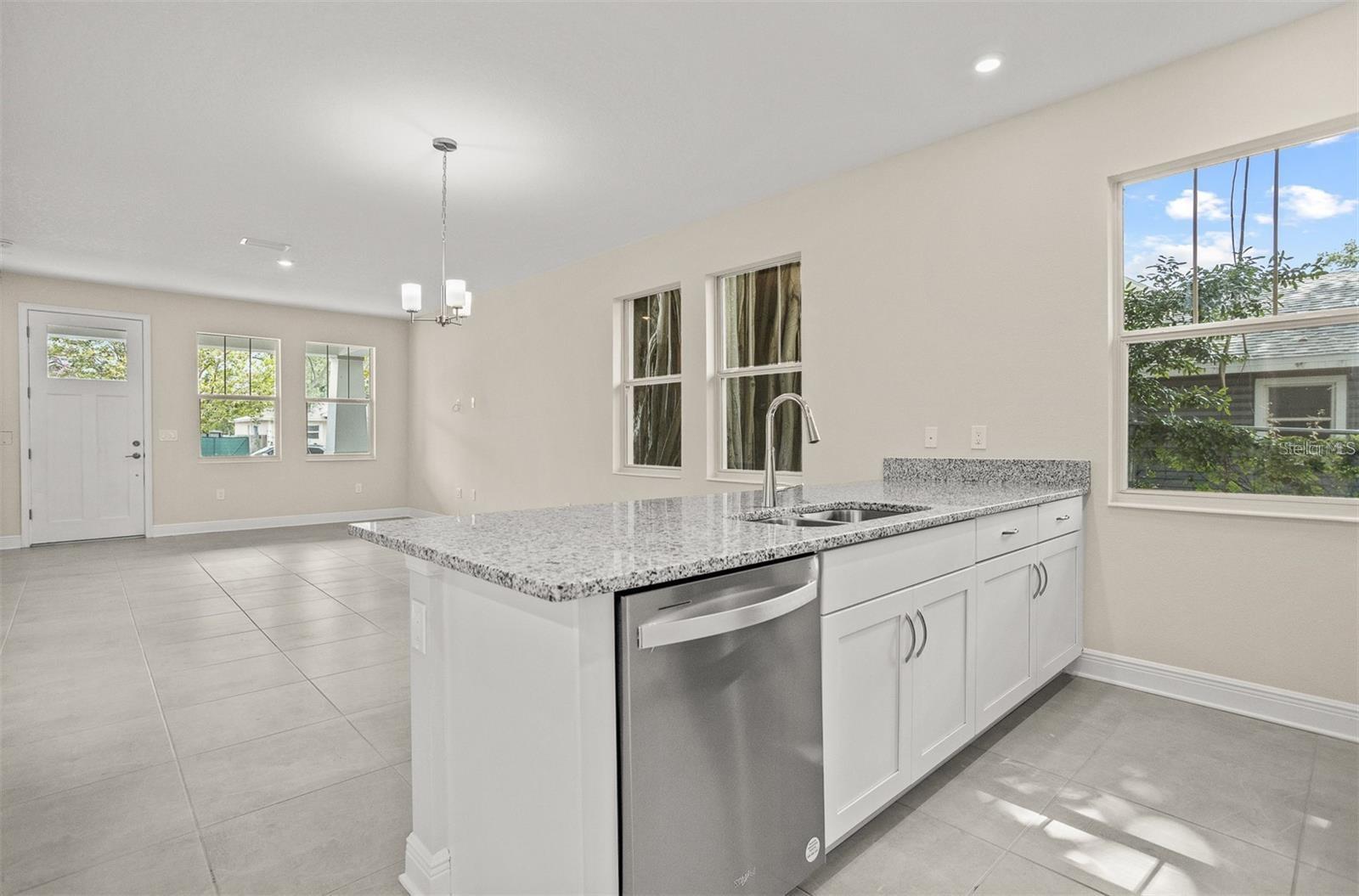 Image 9 of 24 For 1126 Melrose Avenue S