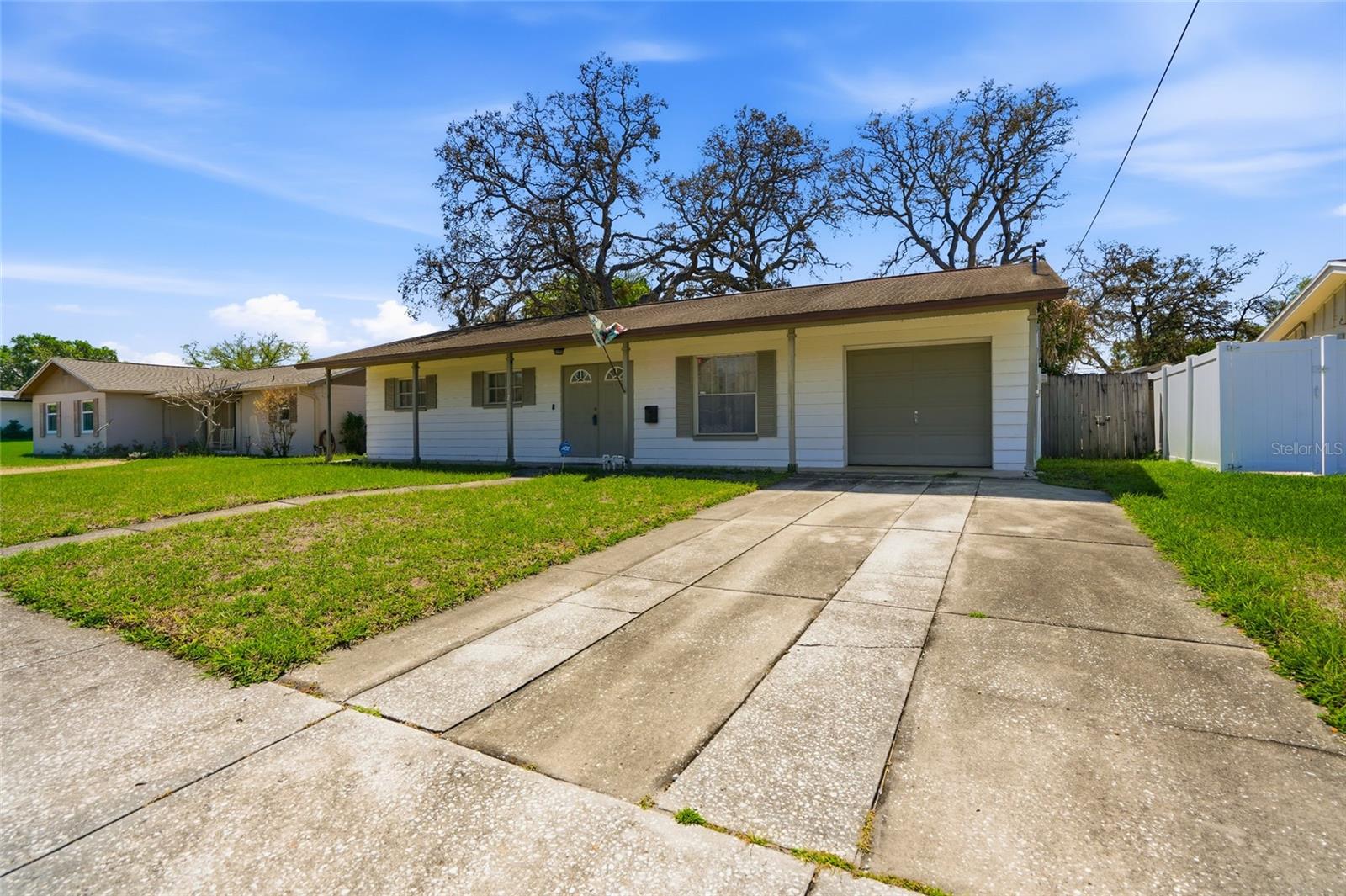 Image 2 of 29 For 3312 W Burke St