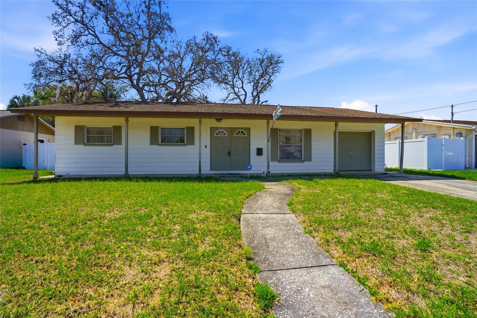 Image 3 of 29 For 3312 W Burke St