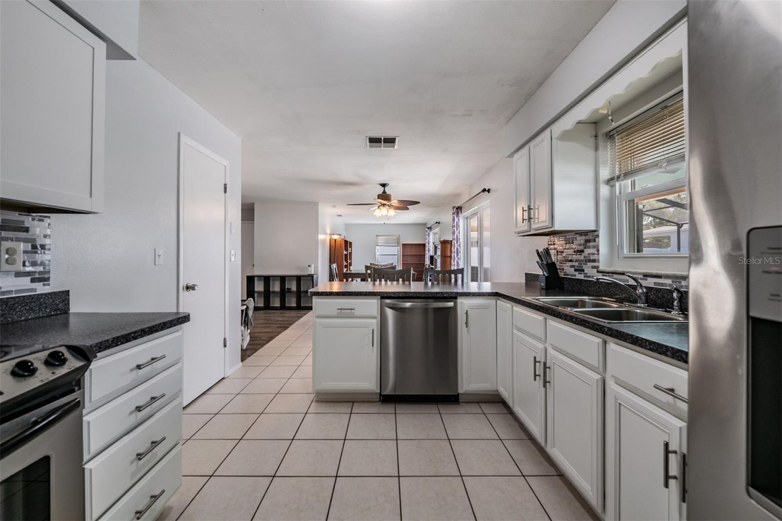 Listing photo id 8 for 11224 Sheffield Road