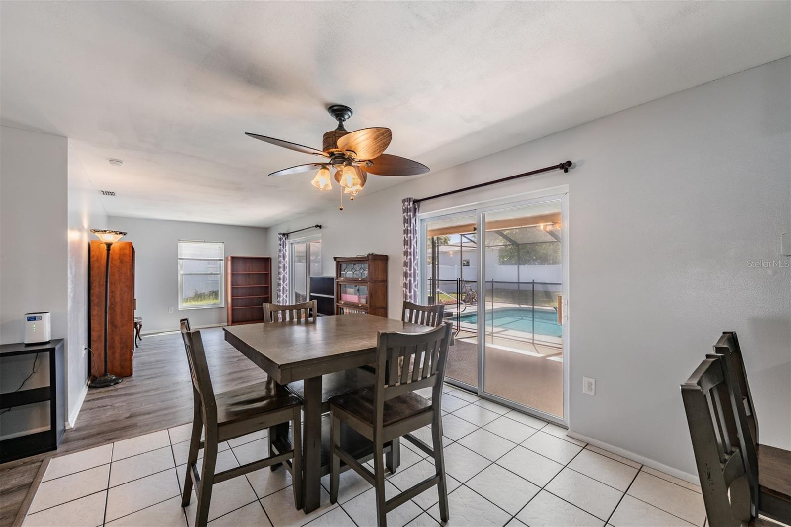 Listing photo id 9 for 11224 Sheffield Road