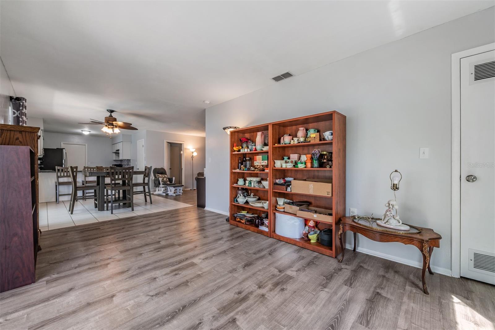 Listing photo id 11 for 11224 Sheffield Road