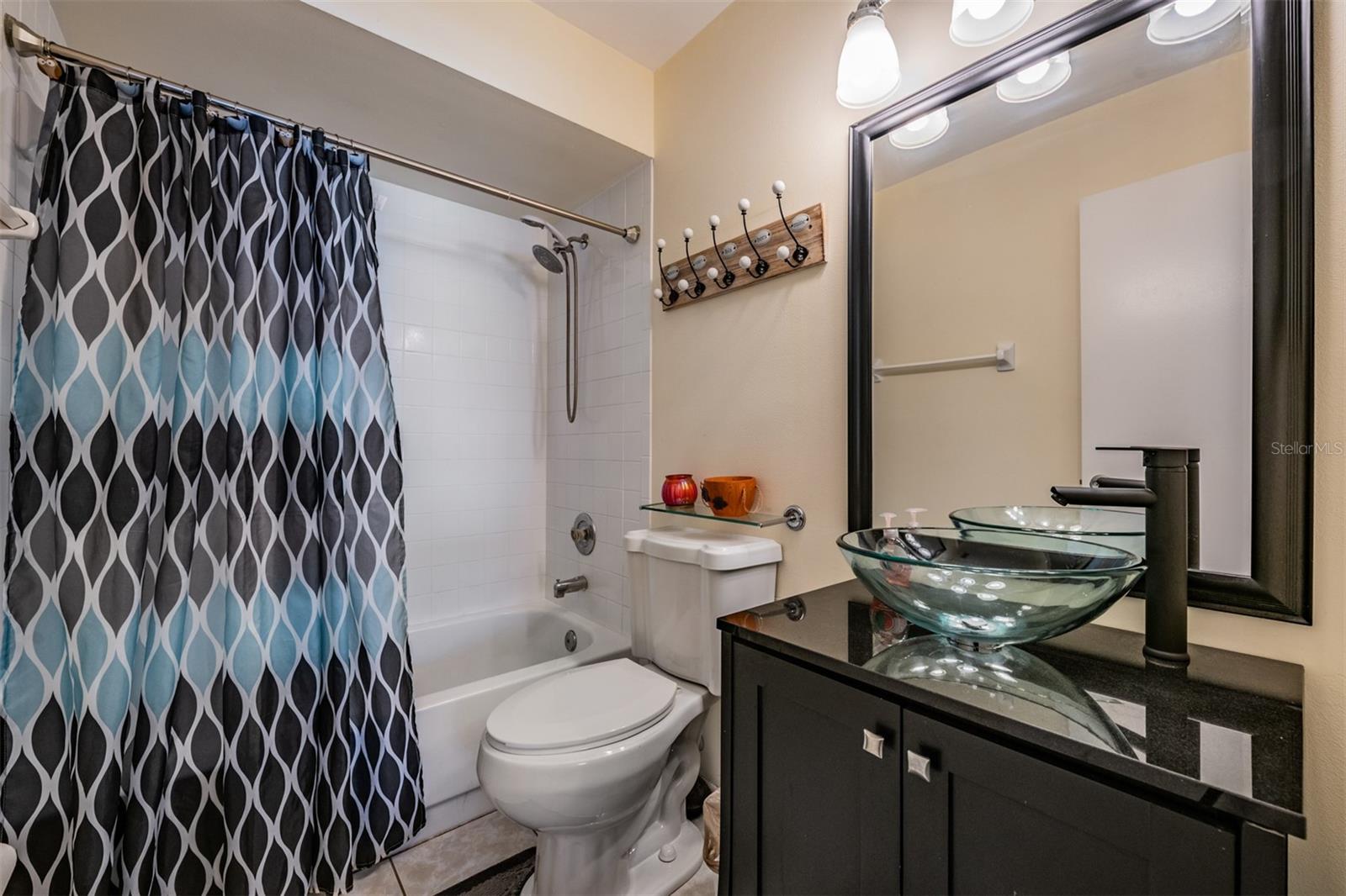 Listing photo id 13 for 11224 Sheffield Road