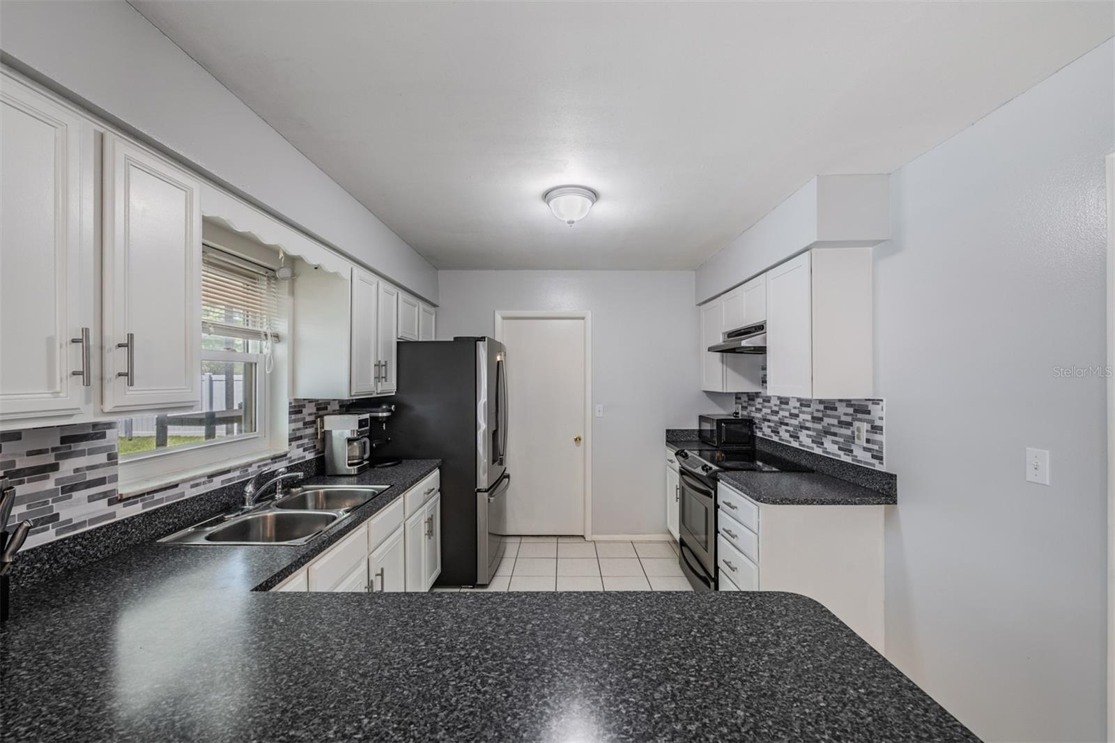 Listing photo id 16 for 11224 Sheffield Road