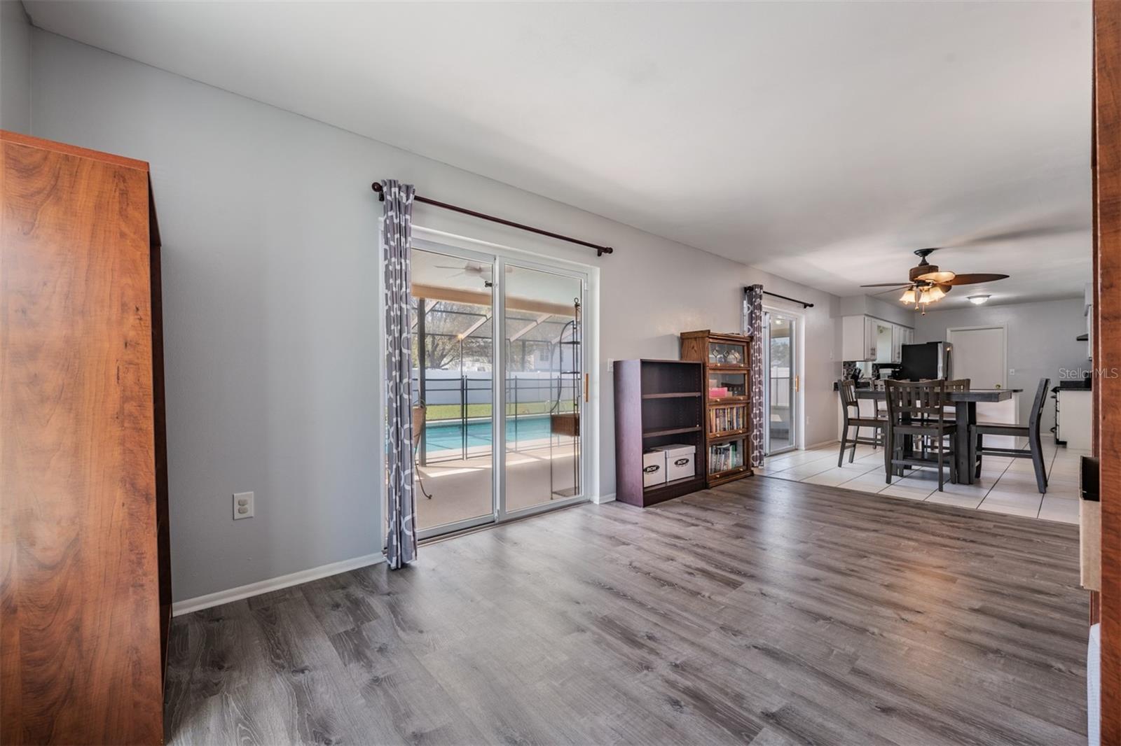 Listing photo id 17 for 11224 Sheffield Road