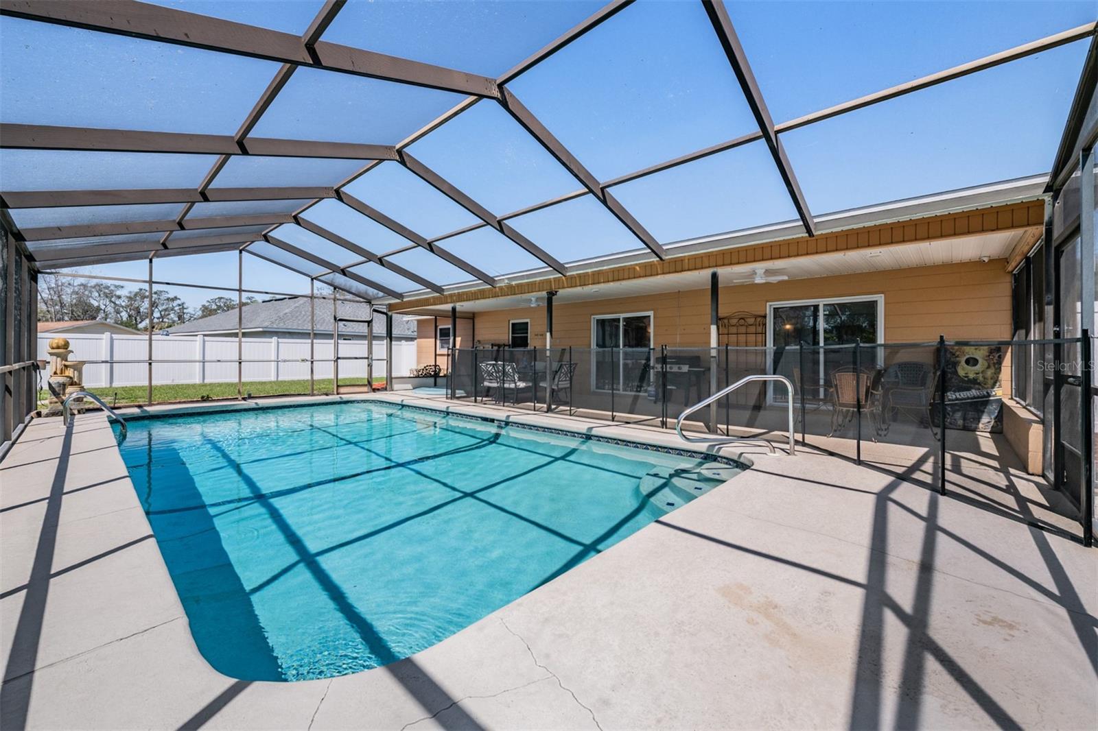 Listing photo id 0 for 11224 Sheffield Road