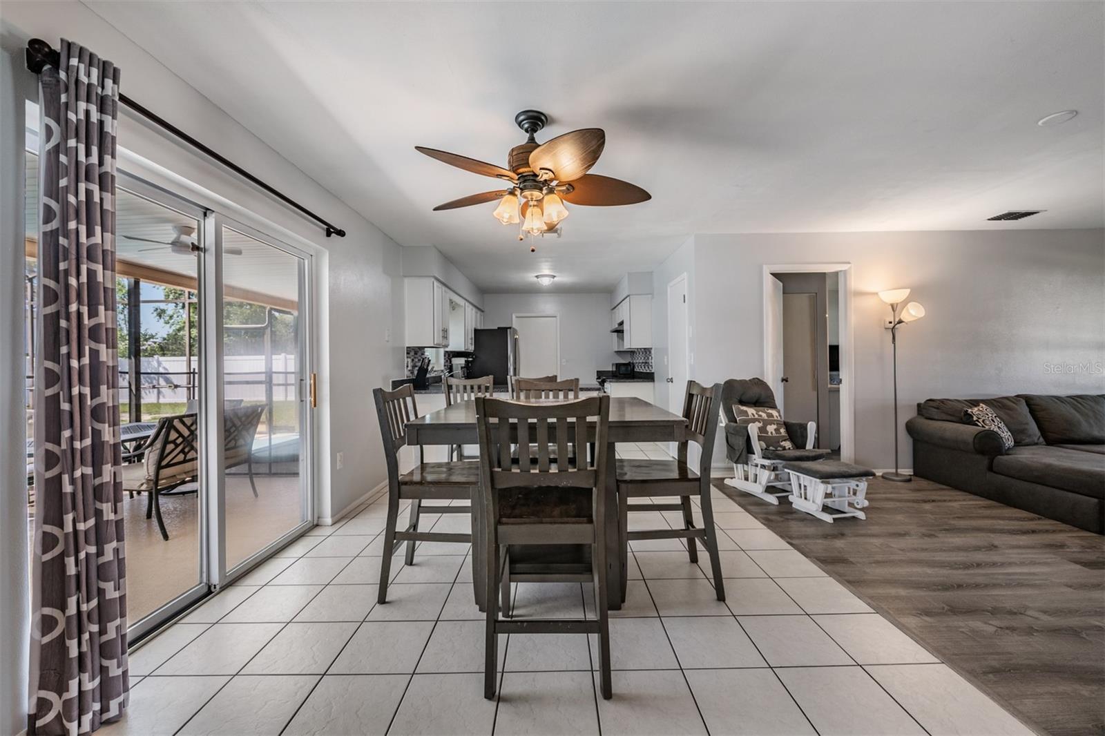 Listing photo id 2 for 11224 Sheffield Road