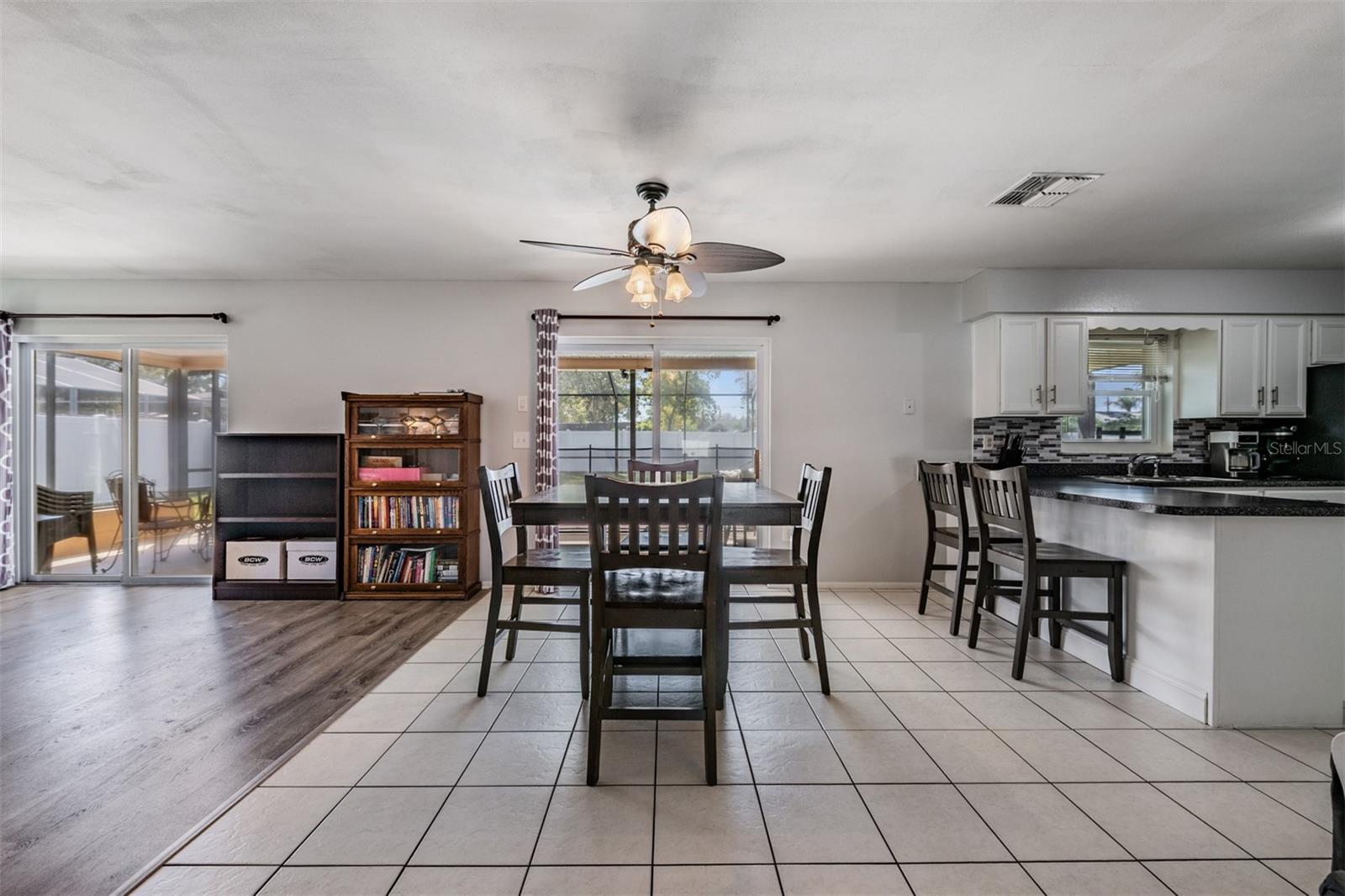 Listing photo id 7 for 11224 Sheffield Road