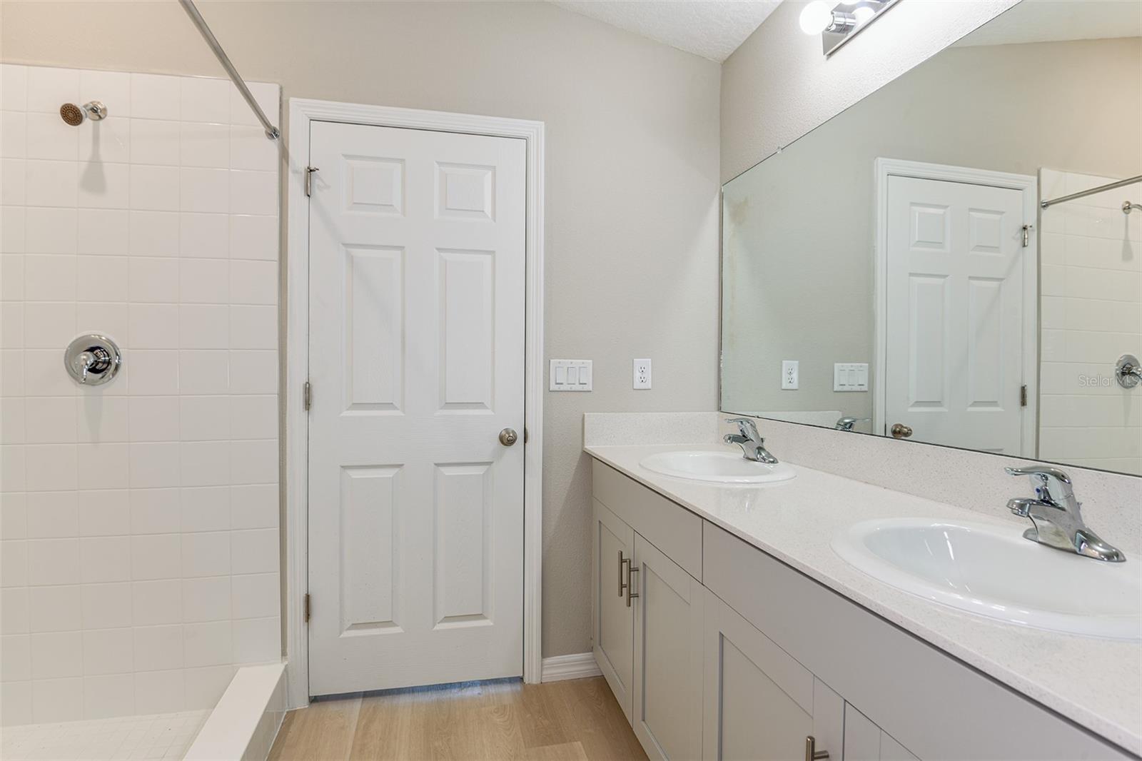 Listing photo id 16 for 15246 Maude Landing Loop