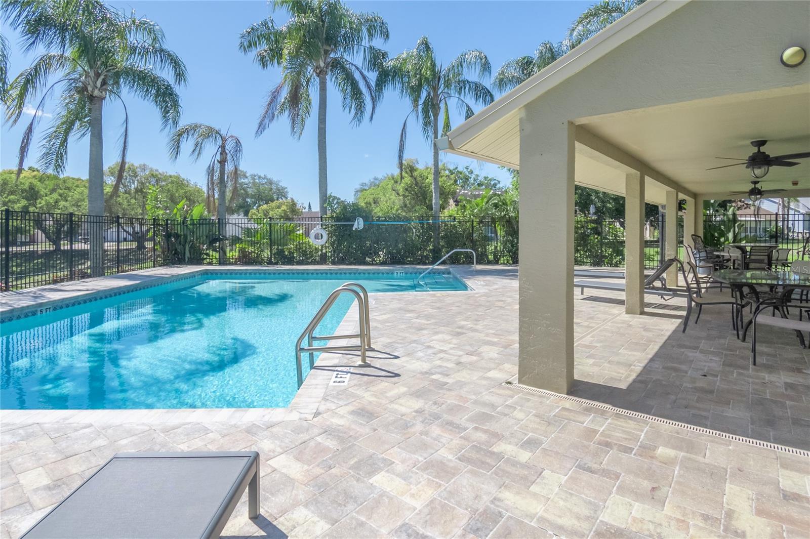 Image 18 of 22 For 2898 Thaxton Drive 74