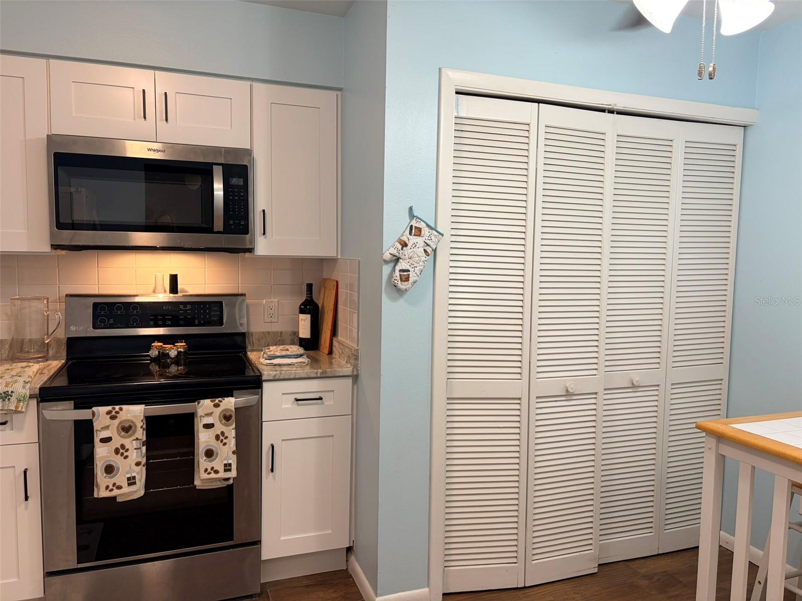 Image 10 of 37 For 16302 Rambling Vine Drive W