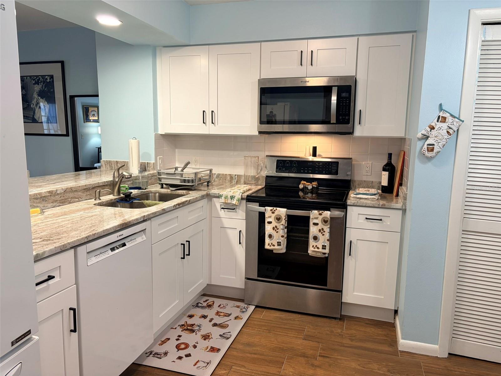 Image 8 of 37 For 16302 Rambling Vine Drive W