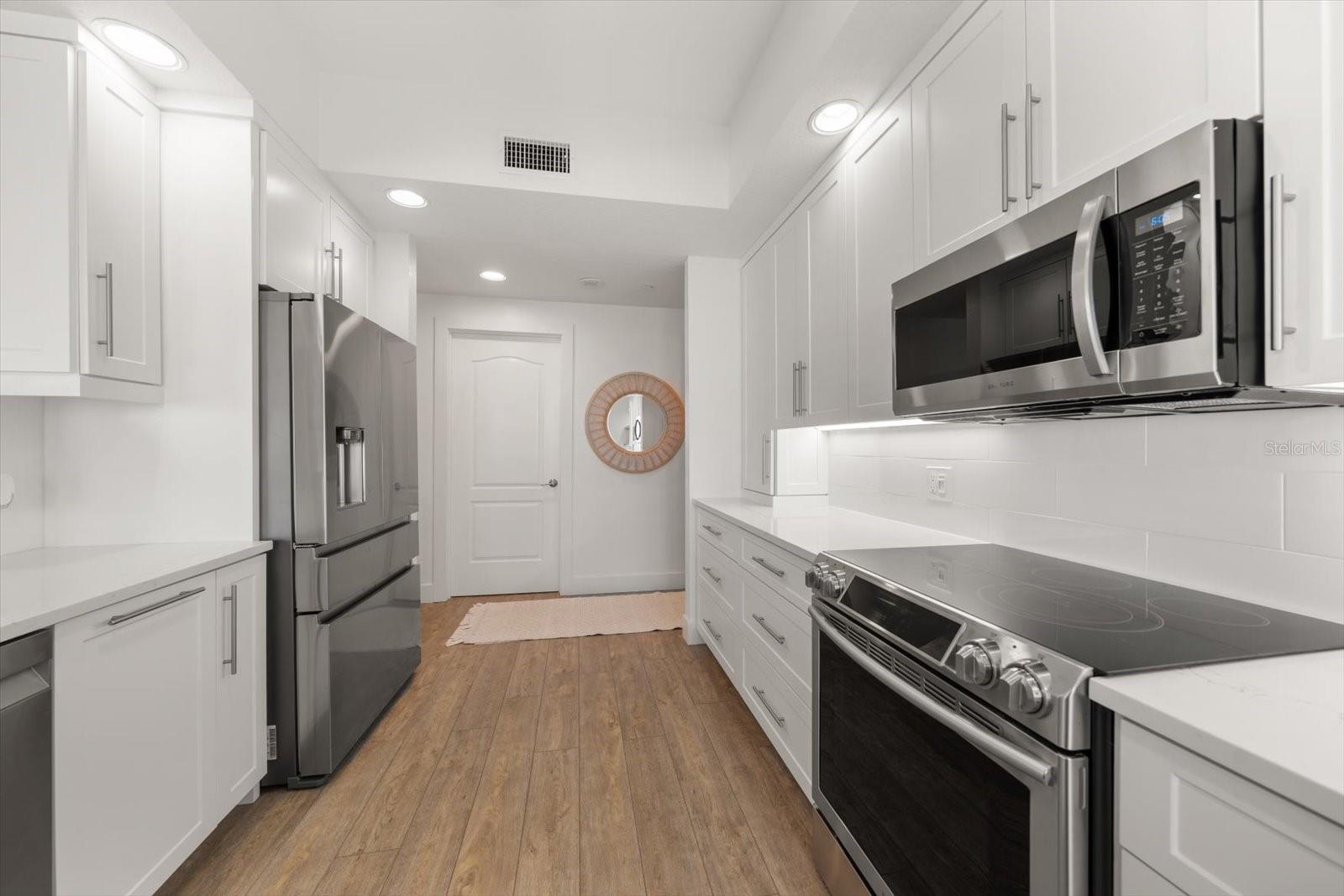 Image 20 of 38 For 1200 Gulf Boulevard 902