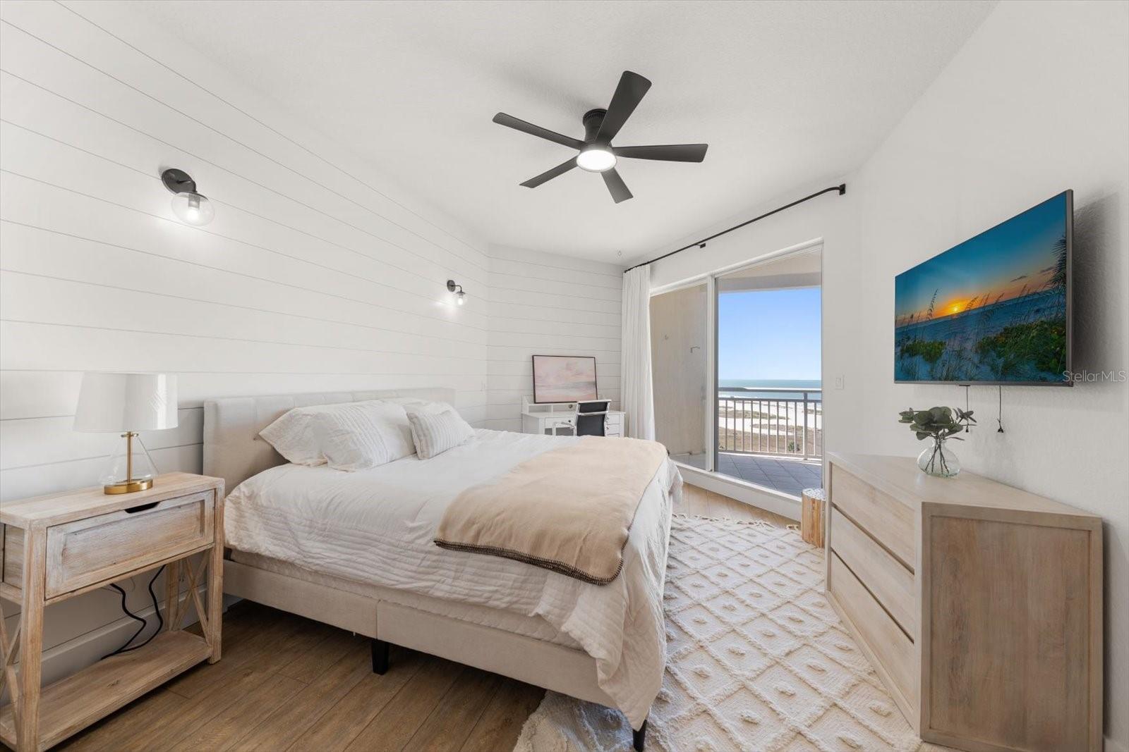 Image 22 of 38 For 1200 Gulf Boulevard 902