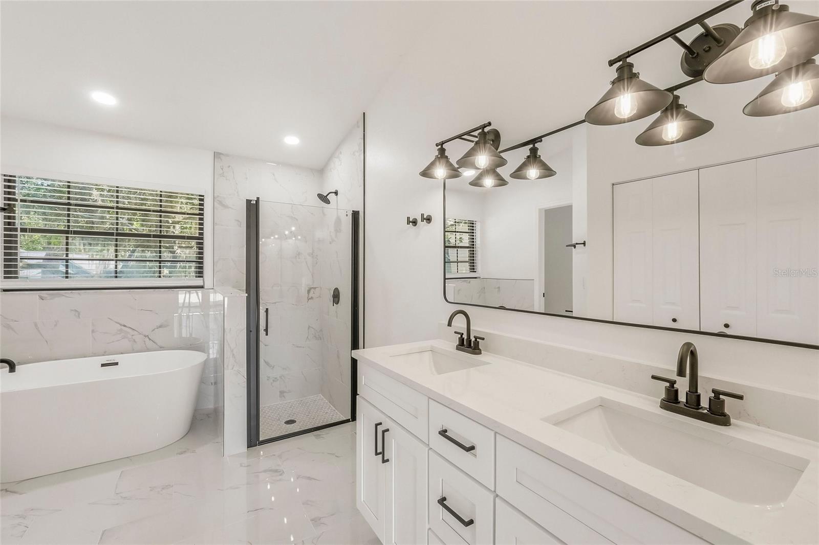 Image 18 of 38 For 576 Channel Court