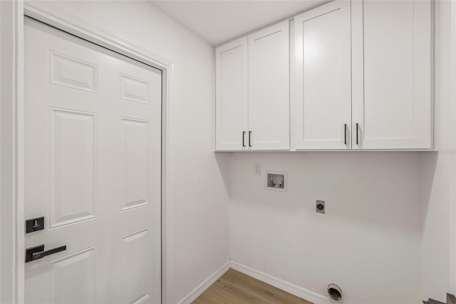 Image 25 of 38 For 576 Channel Court