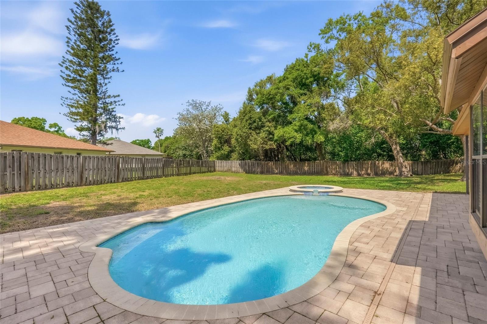 Image 28 of 38 For 576 Channel Court