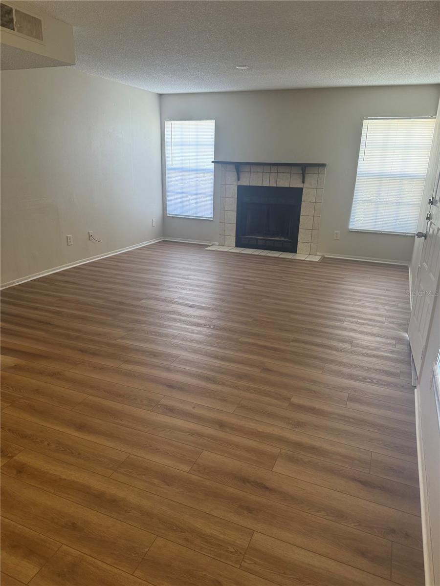 Image 2 of 8 For 3028 Bonaventure Circle 103