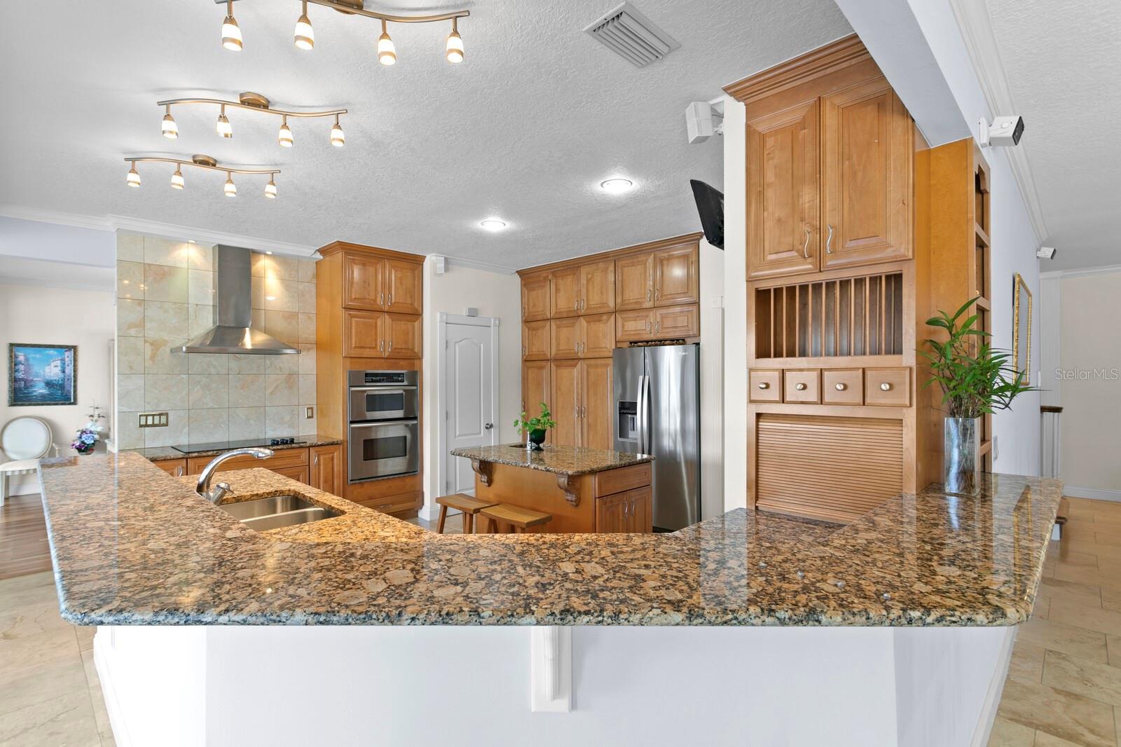 Image 12 of 76 For 13548 Lake Magdalene Drive