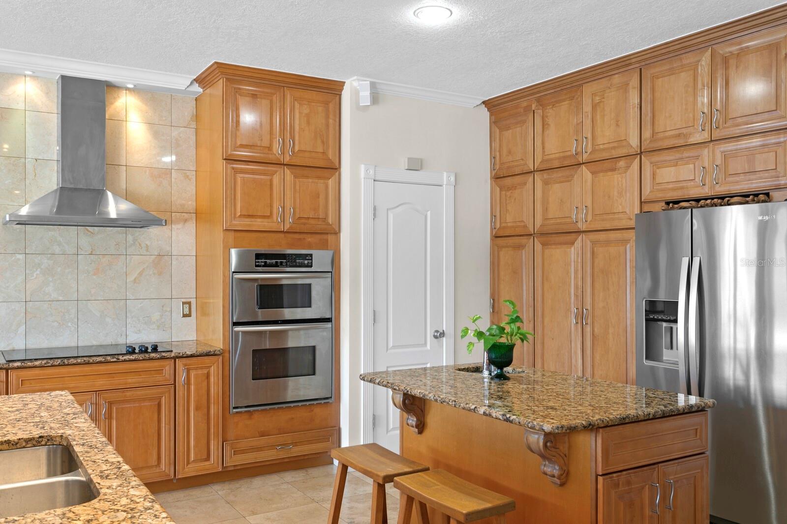 Image 14 of 76 For 13548 Lake Magdalene Drive