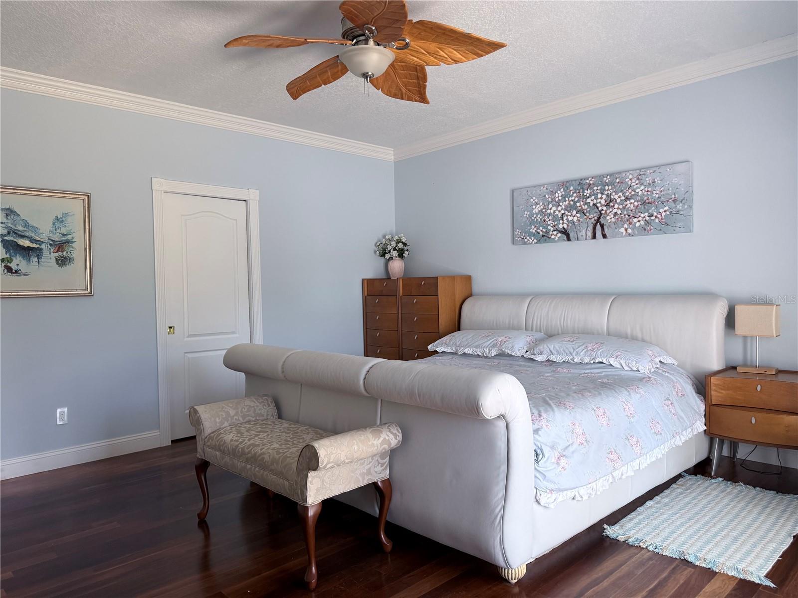 Image 23 of 76 For 13548 Lake Magdalene Drive