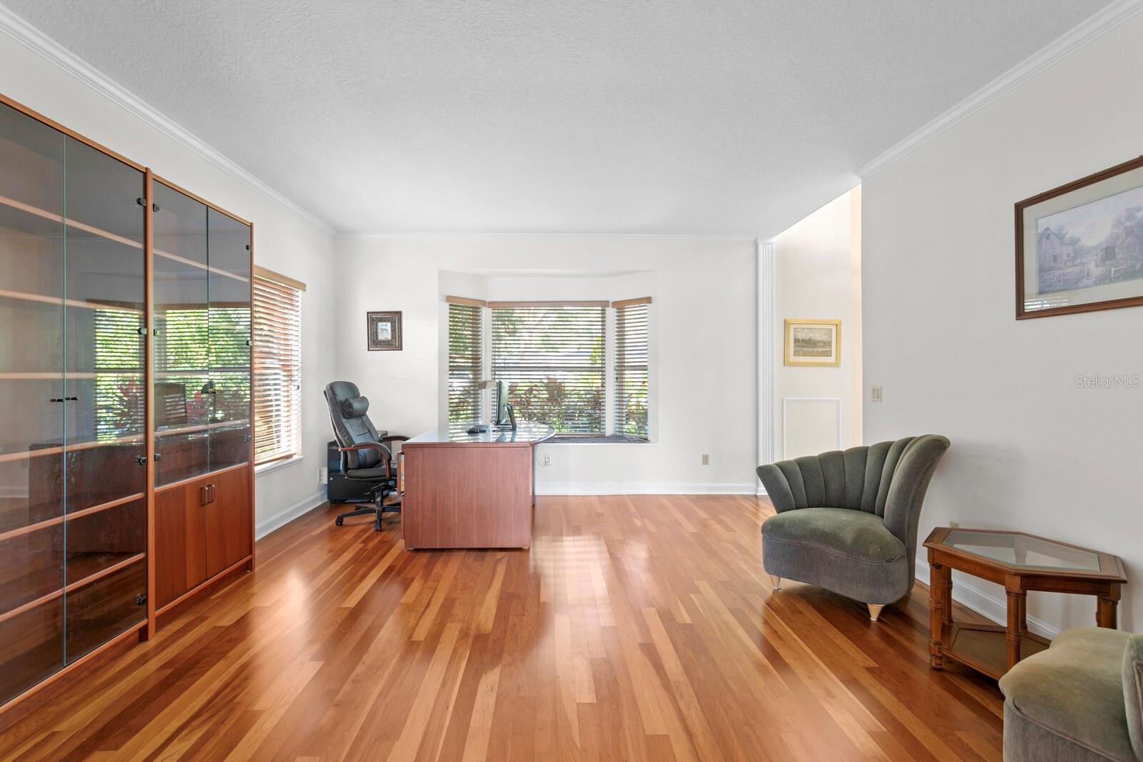 Image 36 of 76 For 13548 Lake Magdalene Drive