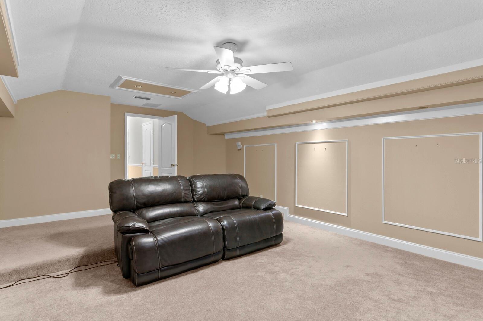 Image 40 of 76 For 13548 Lake Magdalene Drive