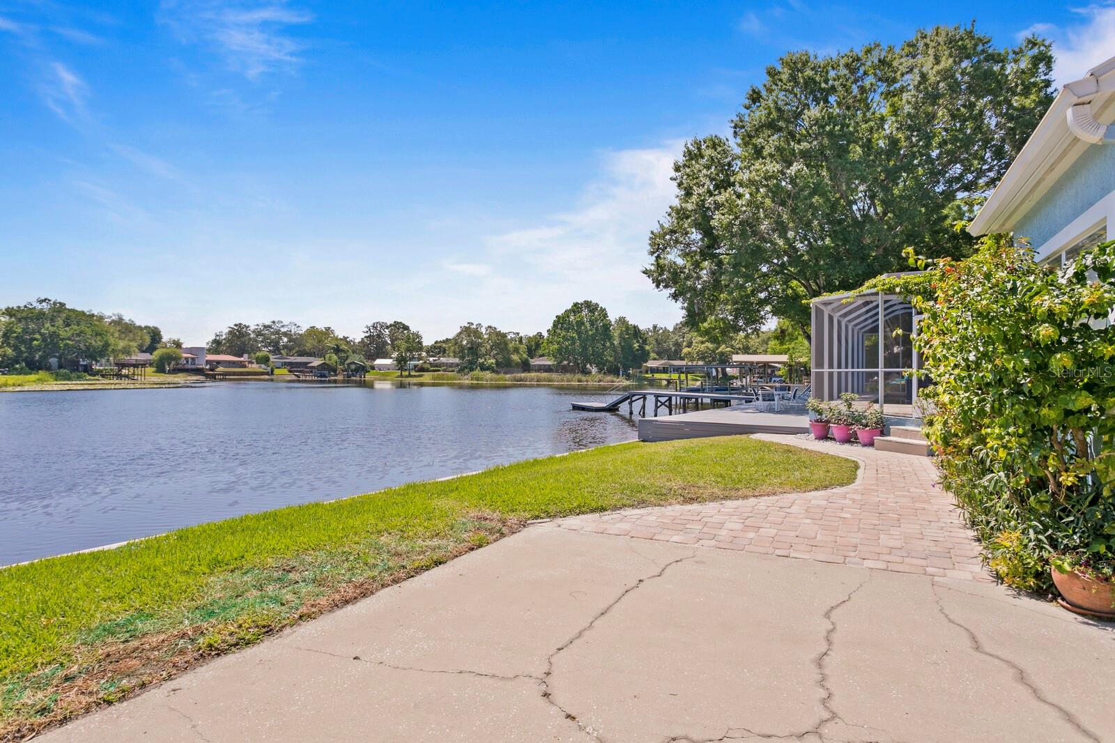 Image 62 of 76 For 13548 Lake Magdalene Drive