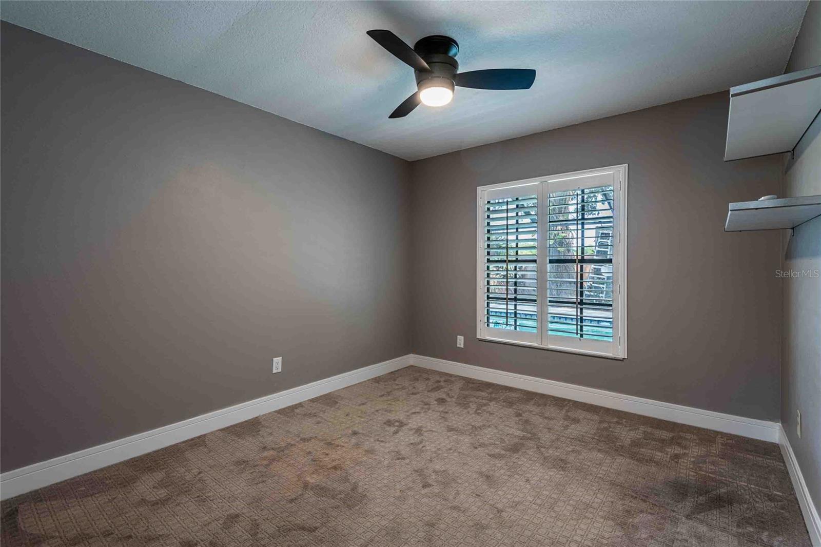 Image 16 of 35 For 601 Colebrook Court