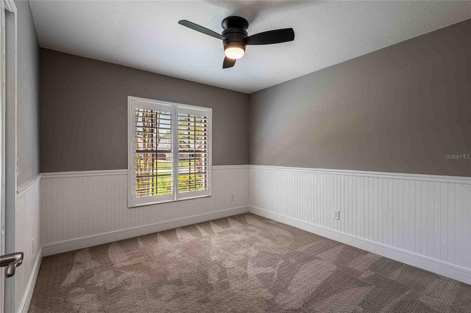 Image 17 of 35 For 601 Colebrook Court