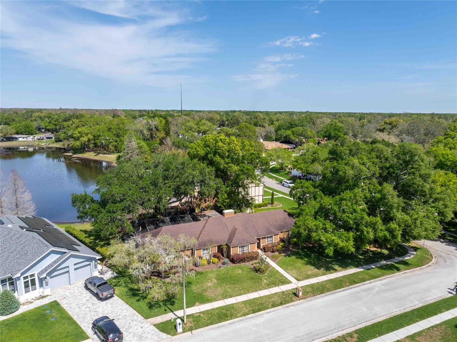 Image 2 of 35 For 601 Colebrook Court