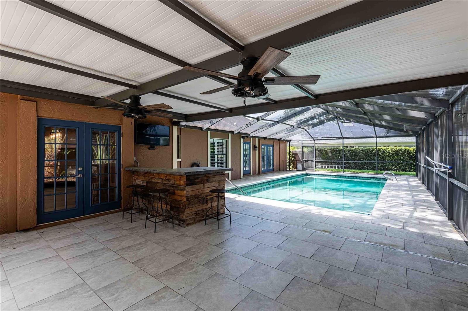 Image 27 of 35 For 601 Colebrook Court