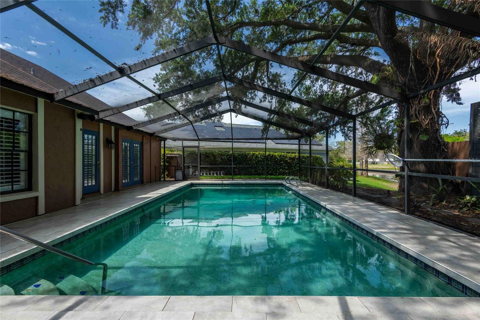 Image 28 of 35 For 601 Colebrook Court