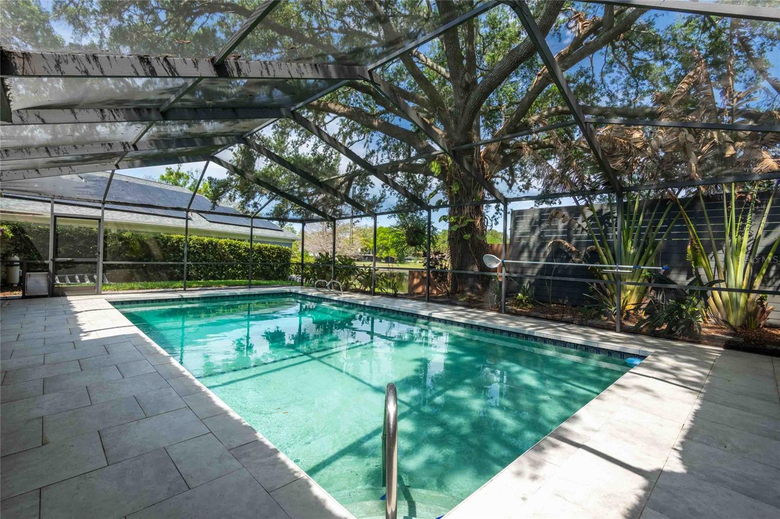 Image 29 of 35 For 601 Colebrook Court