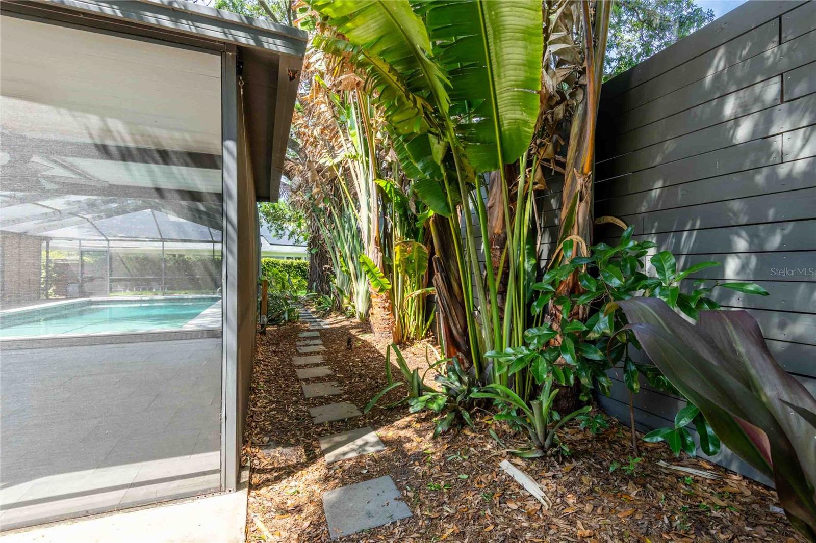 Image 34 of 35 For 601 Colebrook Court