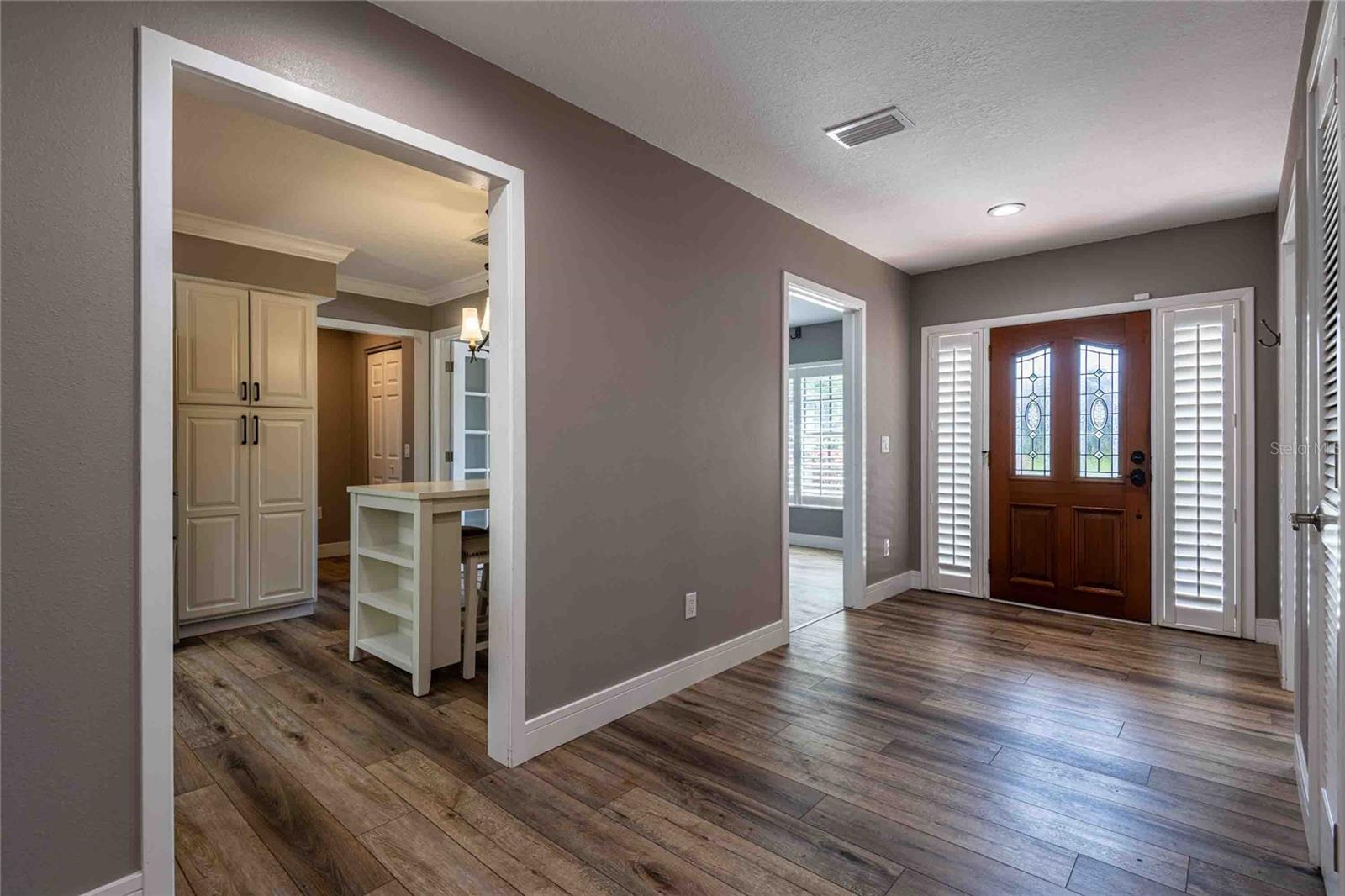 Image 6 of 35 For 601 Colebrook Court