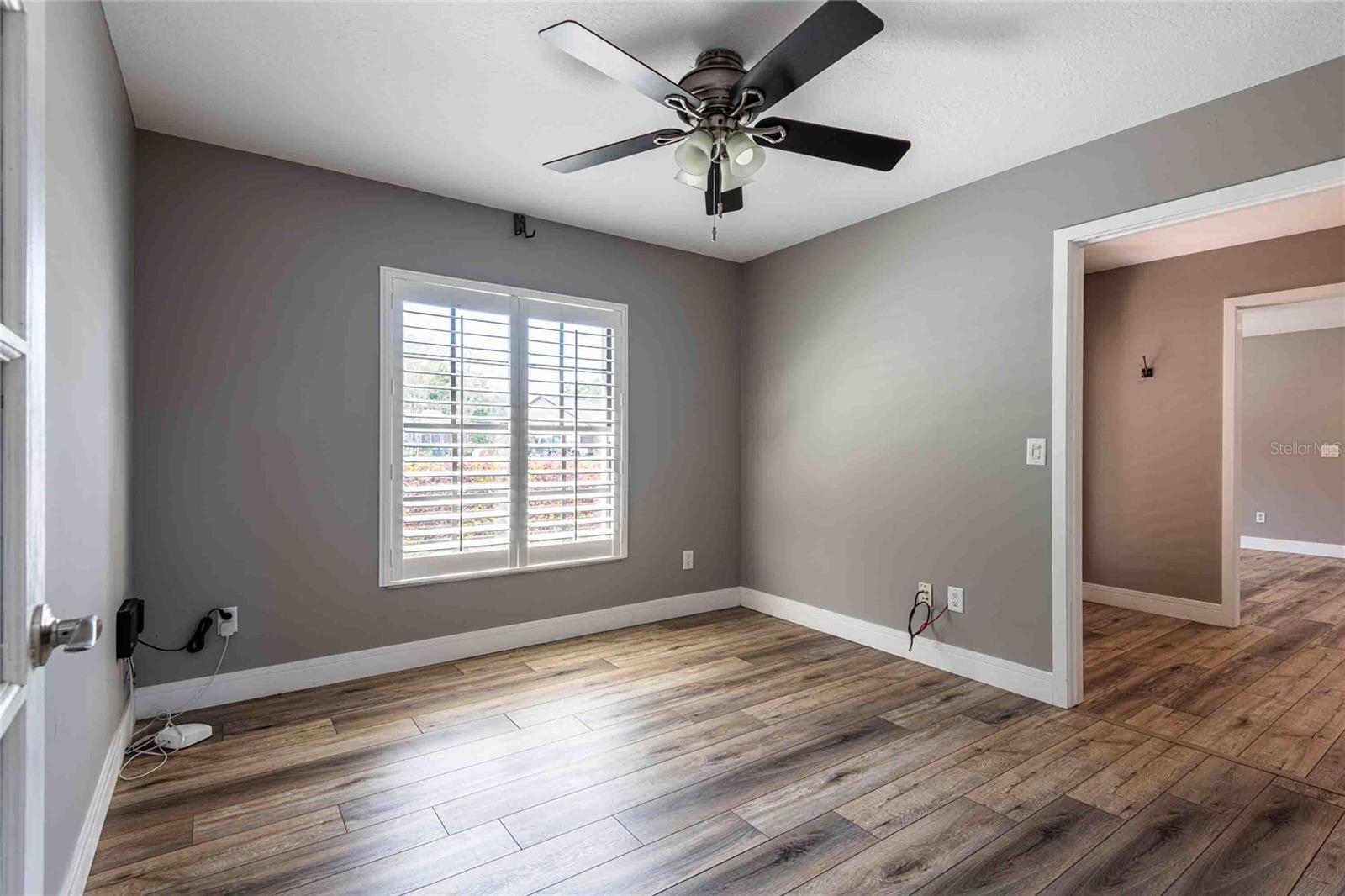 Image 7 of 35 For 601 Colebrook Court