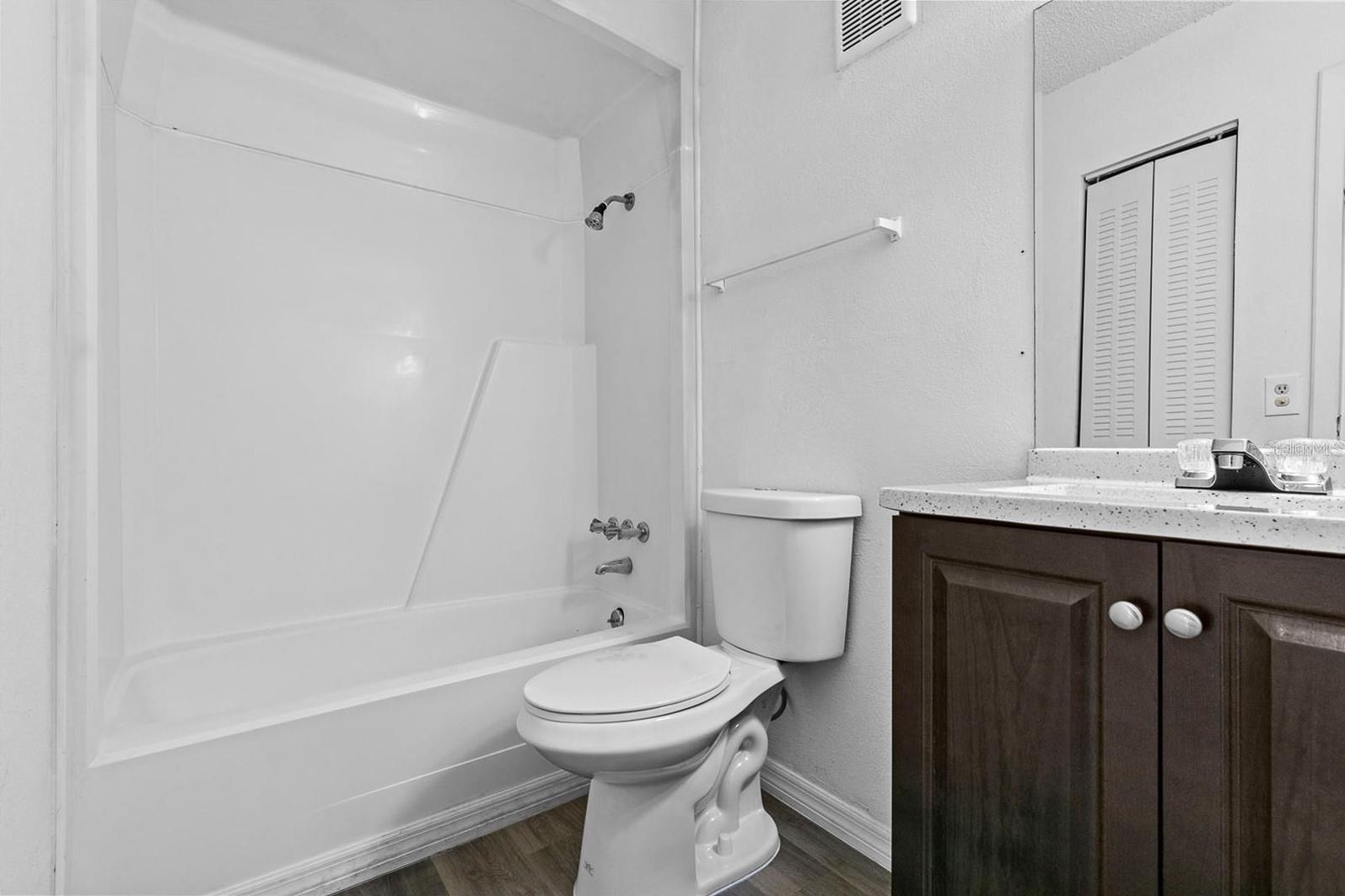 Image 18 of 21 For 6519 Newberry Road 107