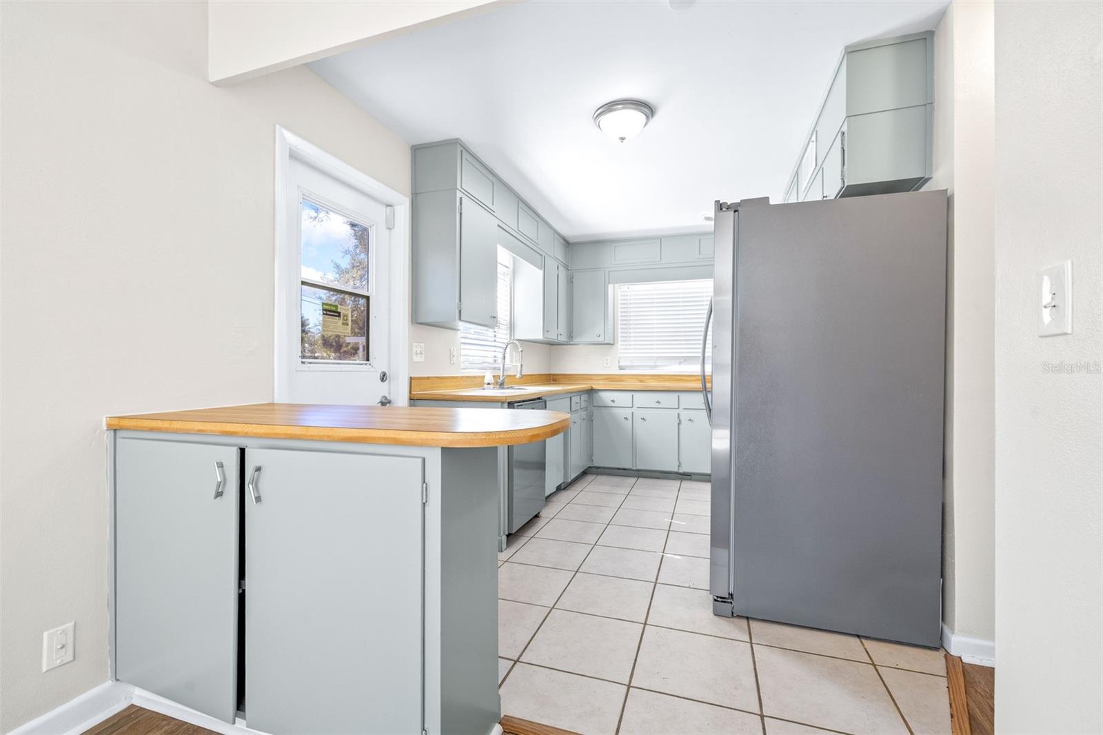 Image 17 of 69 For 1231 Greenview Drive