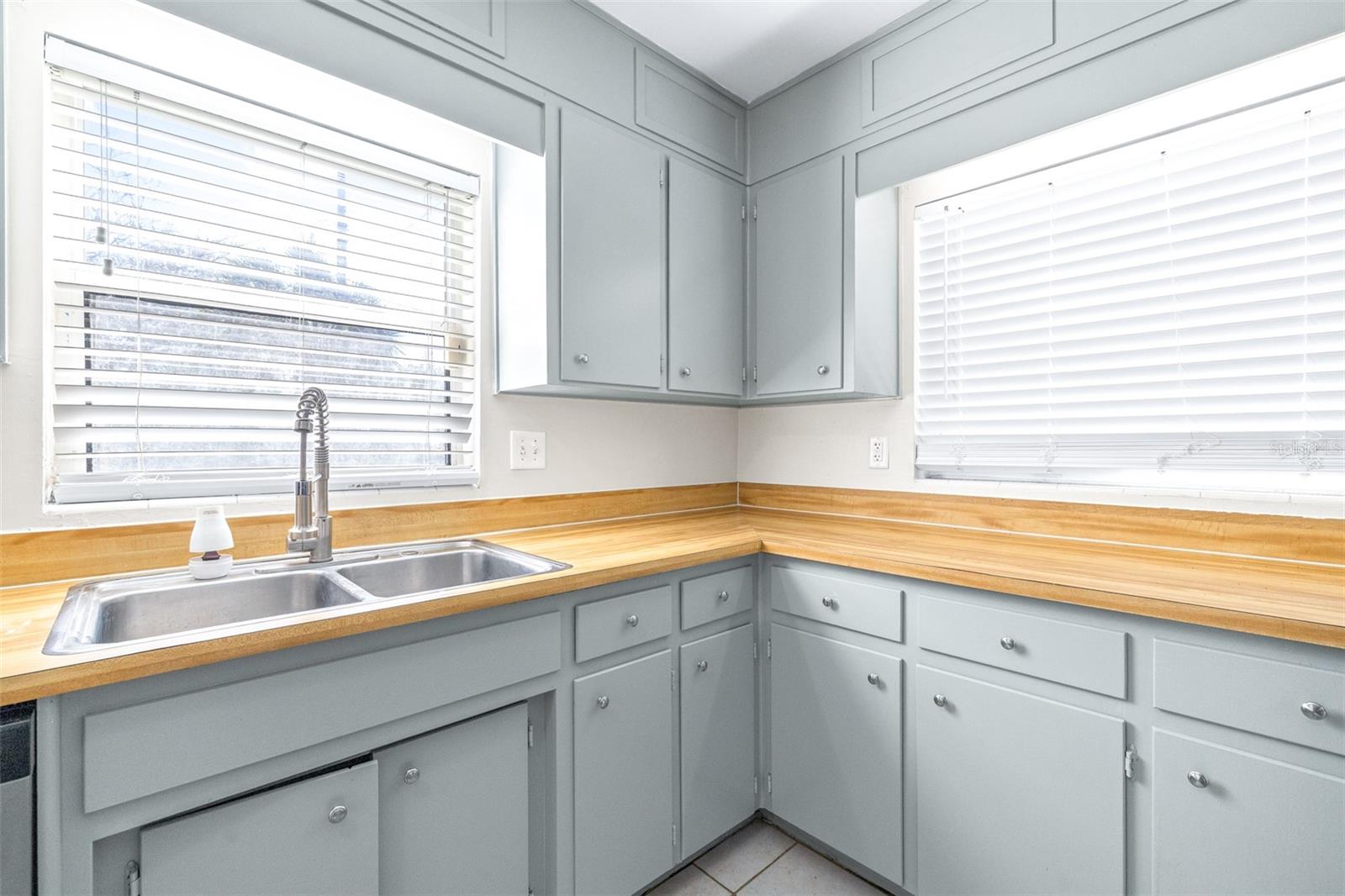 Image 21 of 69 For 1231 Greenview Drive