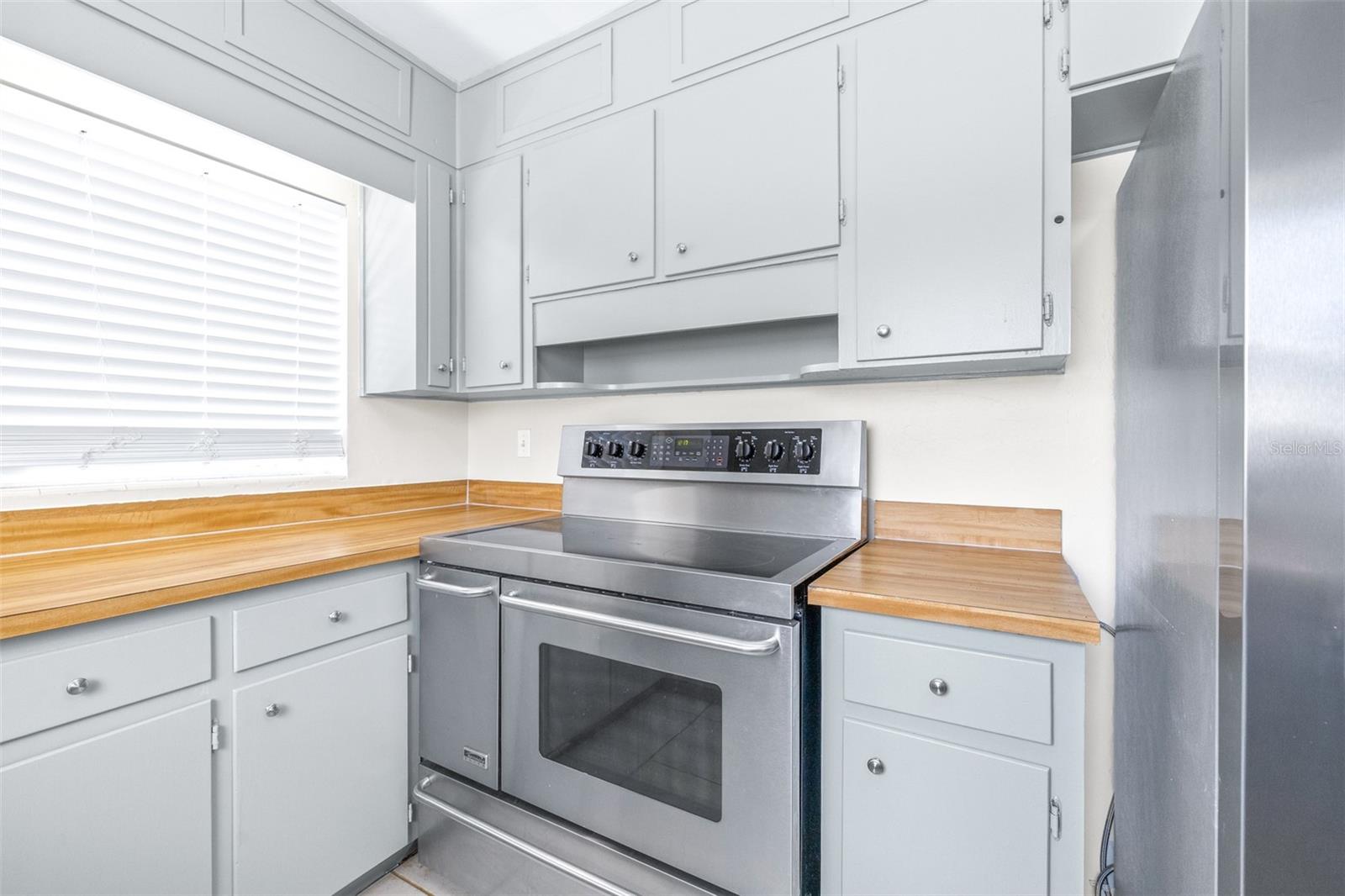 Image 23 of 69 For 1231 Greenview Drive